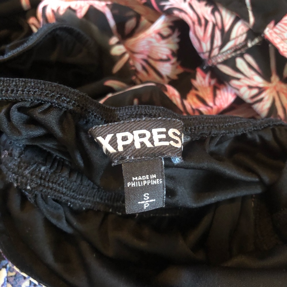 Express Floral Maxi Dress - Picture 7 of 8
